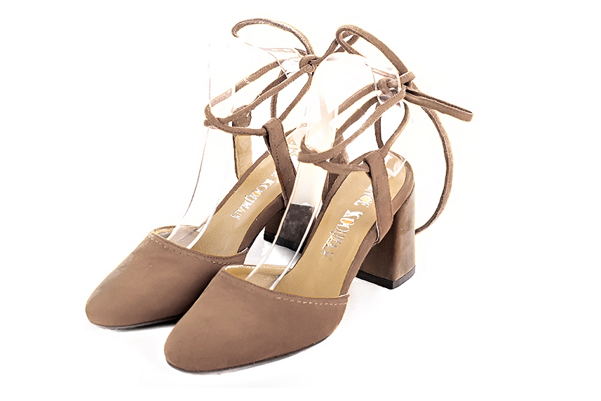 Women's biscuit beige elegant closed-toe heels, with crossed straps. Round toe. High flare heels - Front view